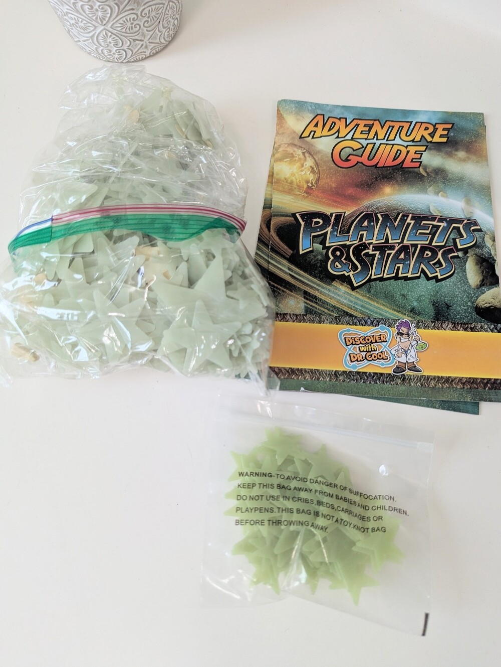 Glow-in-the-Dark Star Set With 2 Guidebooks